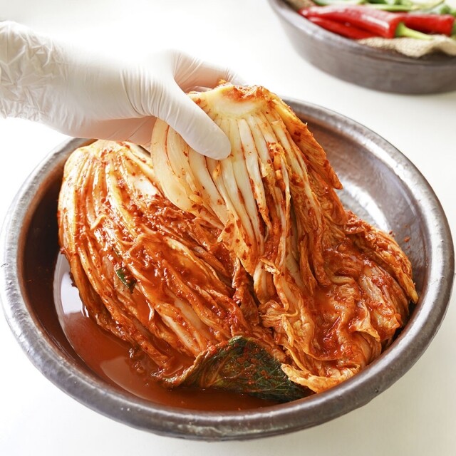 윤서식품,[소양강 맑은 김치] 국내산 배추 포기 보쌈 김장 김치 주문 강원도 10kg